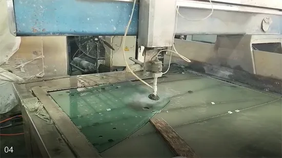 Auto Spare Parts Front Windshield Auto Car Front Windscreen Glass 